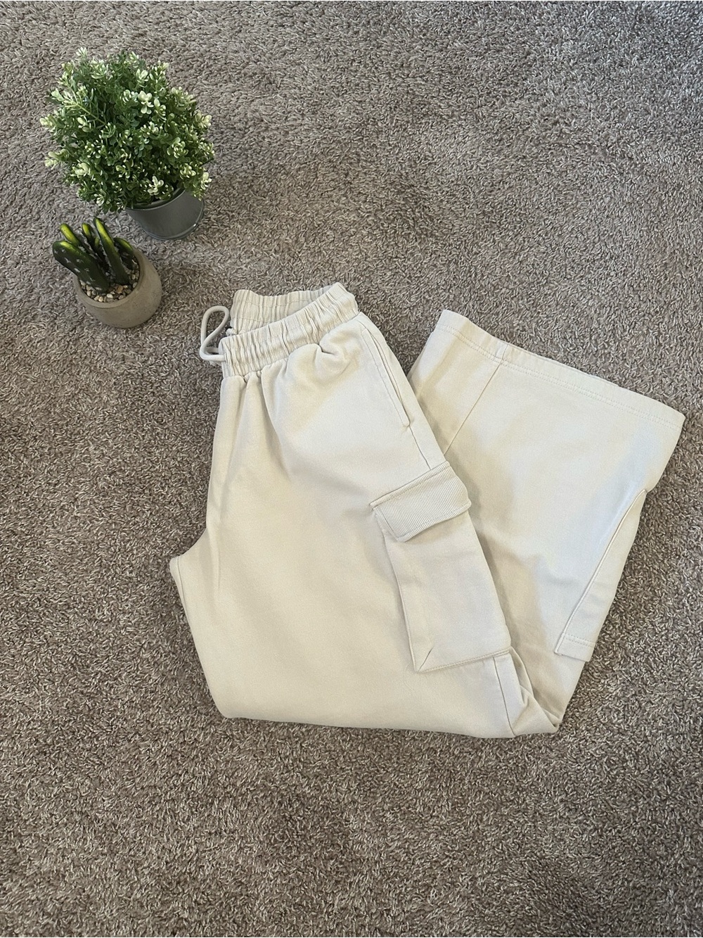 Zara Cream Drawstring Cargo Wide Leg Sweatpants